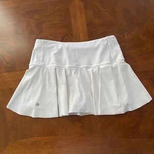 Small White Lululemon Women’s Tennis Skirt